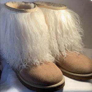 Ugg Cuff Boots w/ Sheep Skin